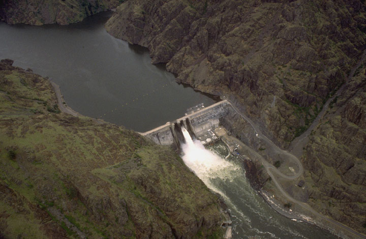 Hells Canyon Dam image